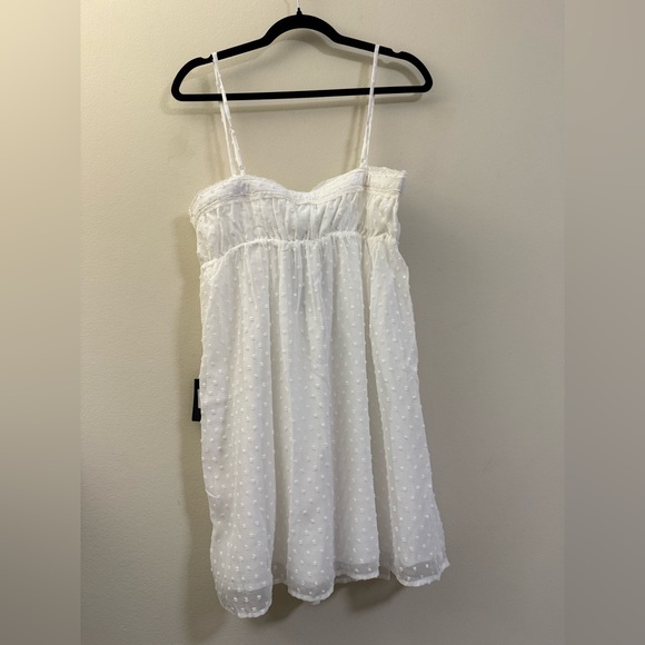 NWT Lulu’s Swiss Dot Babydoll Dress in White - M - Picture 5 of 9